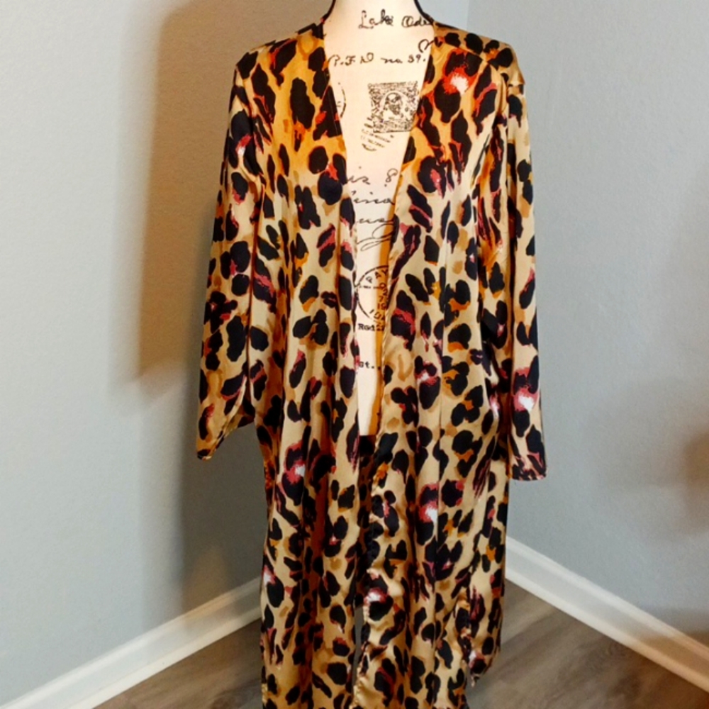 Woman's duster